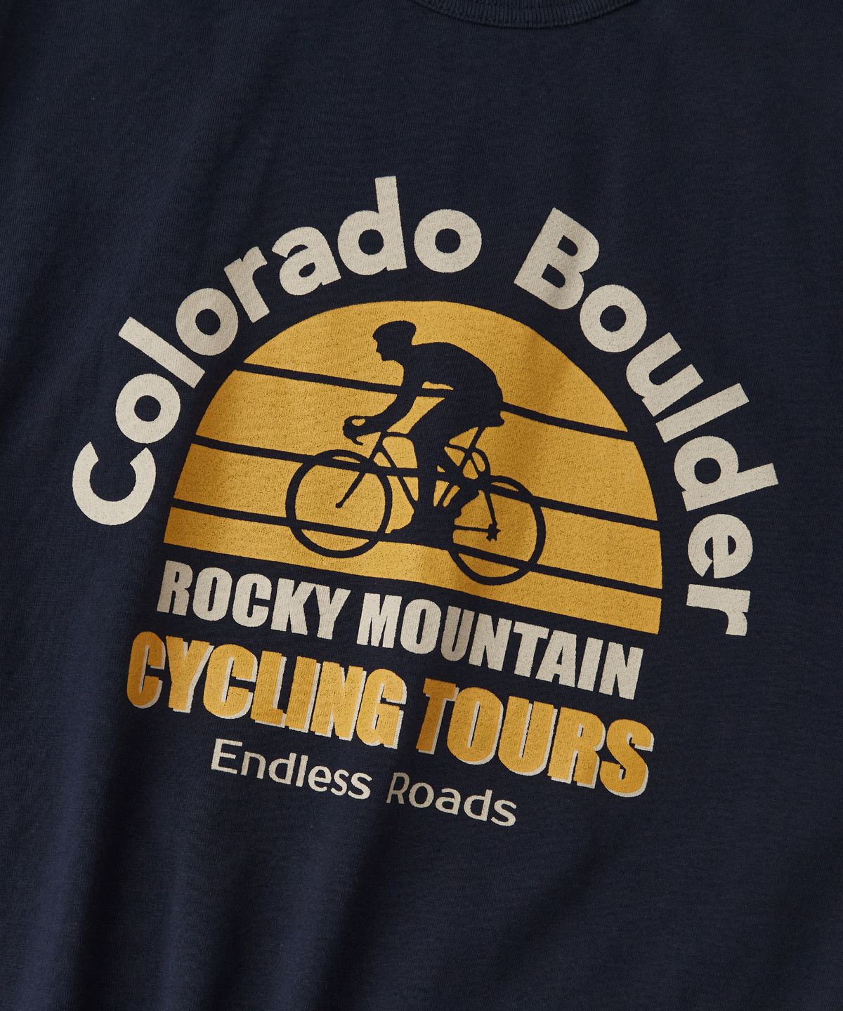 아웃스탠딩(OUTSTANDING) V.S.C TEE(COLORADO BOULDER)_NAVY