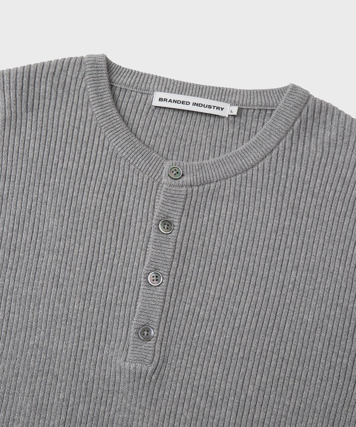 브랜디드(BRANDED) HARD TWIST RIBBED HENLEY NECK KNIT [MELANGE GRAY]