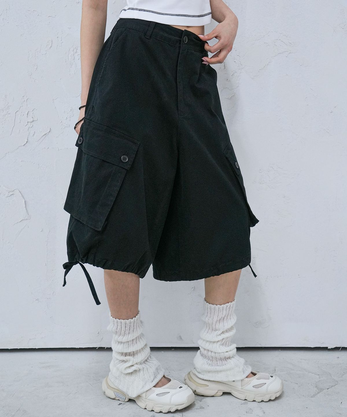 어반드레스(AVANDRESS) Matte Bermuda Cargo Shorts - 2COL