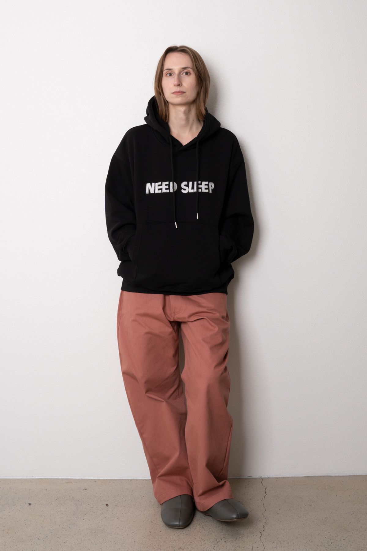 니드슬립(NEED SLEEP) need sleep hoodie [black]