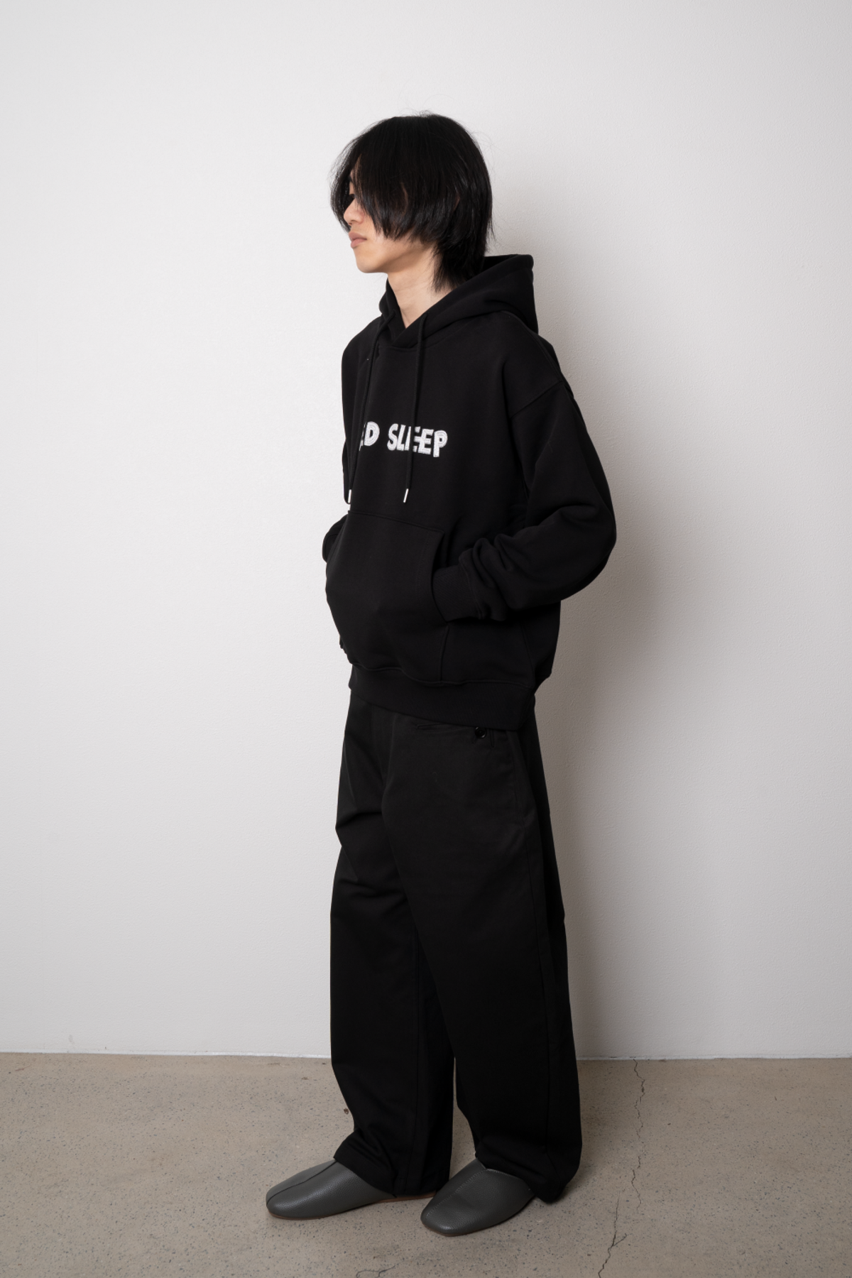 니드슬립(NEED SLEEP) need sleep hoodie [black]