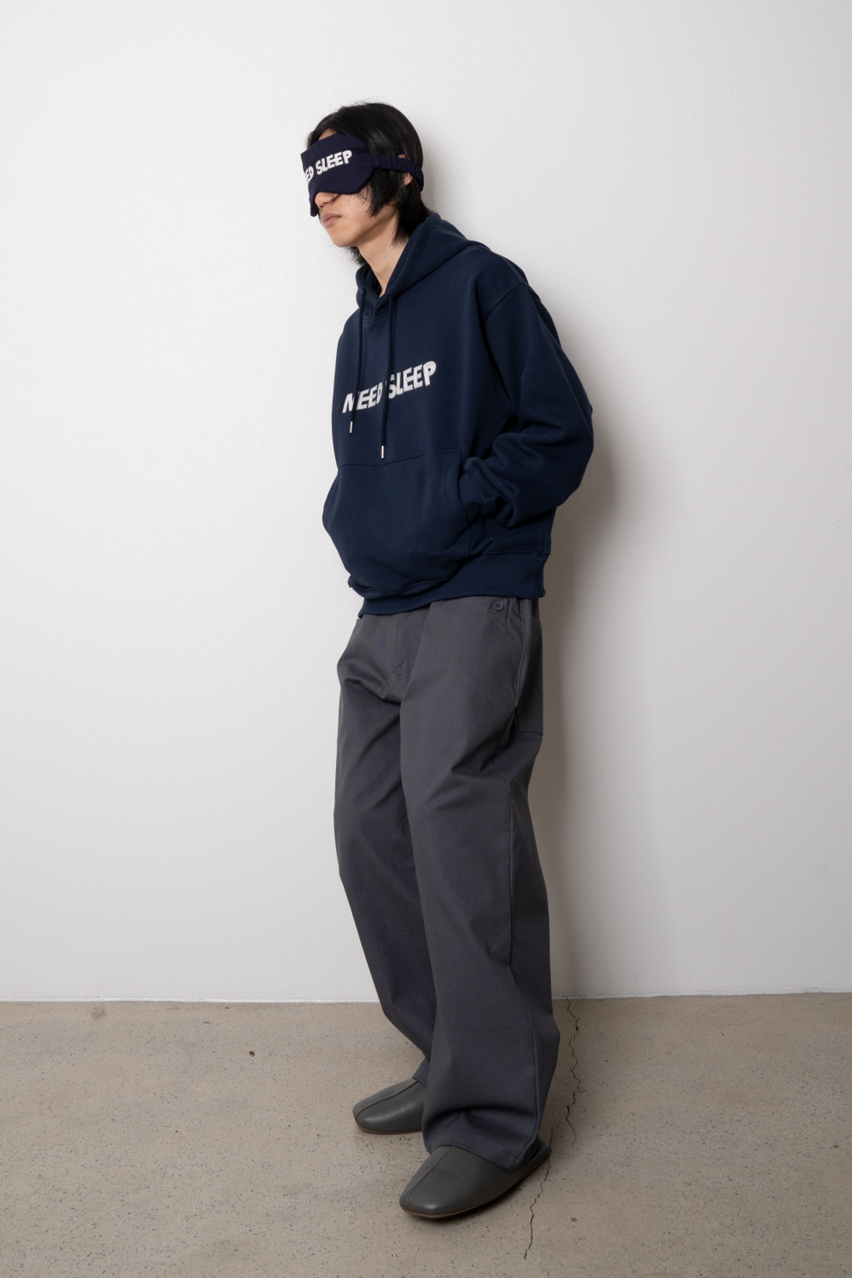 니드슬립(NEED SLEEP) need sleep hoodie [dark navy]