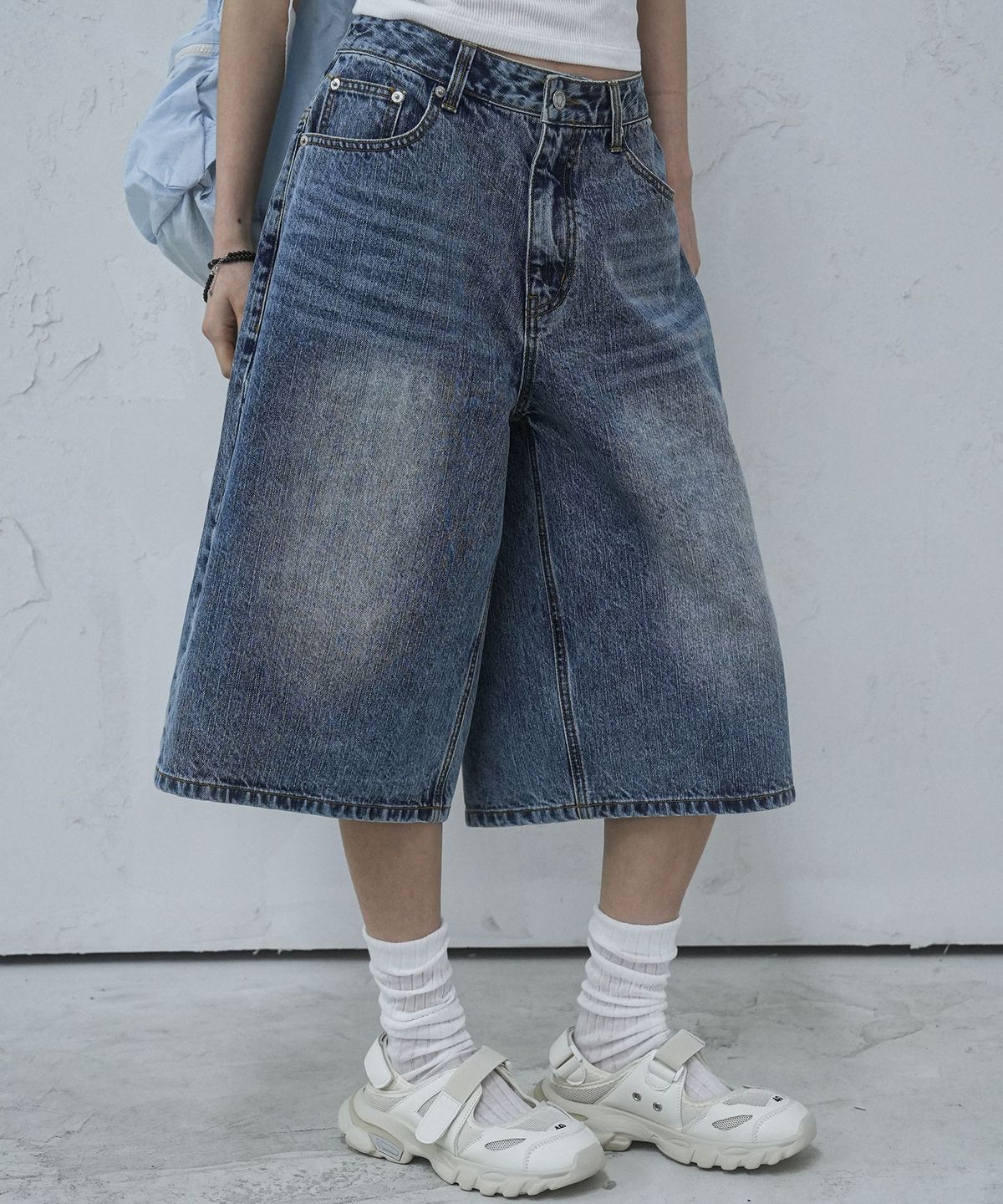 어반드레스(AVANDRESS) AMG Denim Shorts BLACK