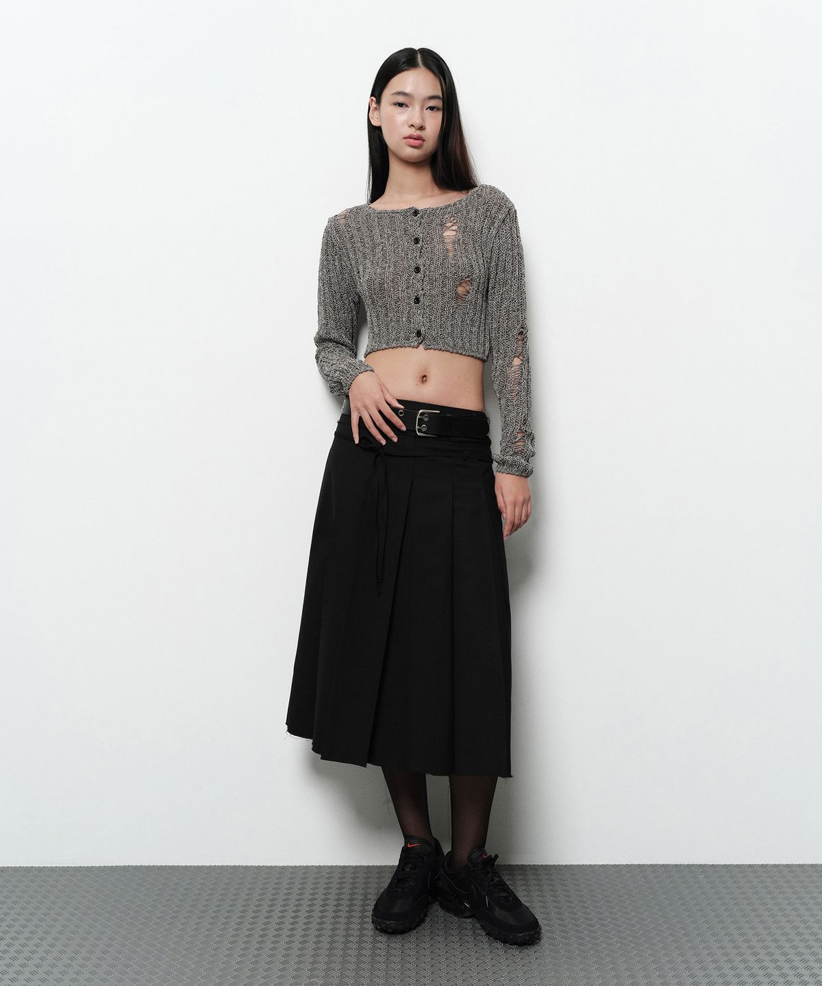 다이애그널(DIAGONAL) DAMAGE CROP CARDIGAN (black)