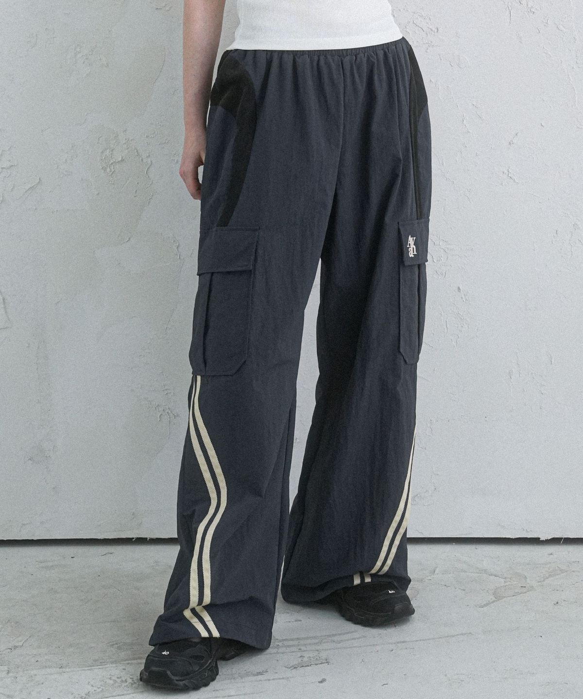 어반드레스(AVANDRESS) Brows Pocket Nylon Pants - 4COL