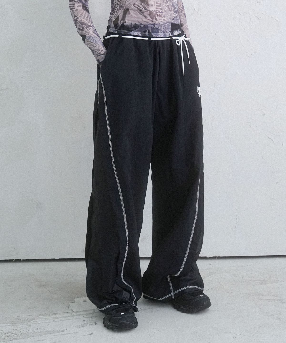 어반드레스(AVANDRESS) Hyper Nylon Pants - 2COL