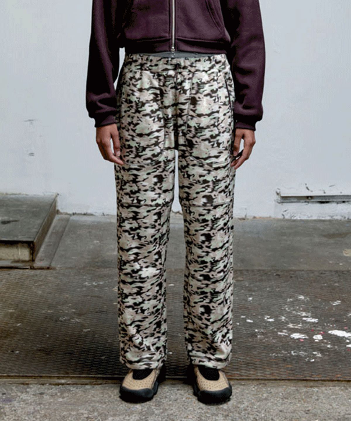 에르에르(ERER) Camouflage Fleece Pants Tan