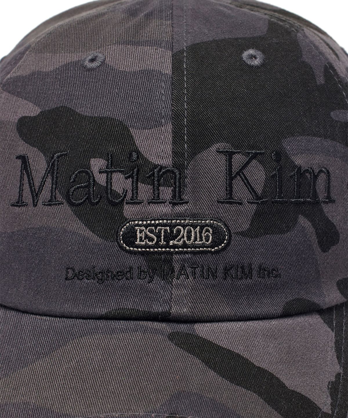 마뗑킴(MATIN KIM) CAMOUFLAGE LOGO BALL CAP IN CHARCOAL
