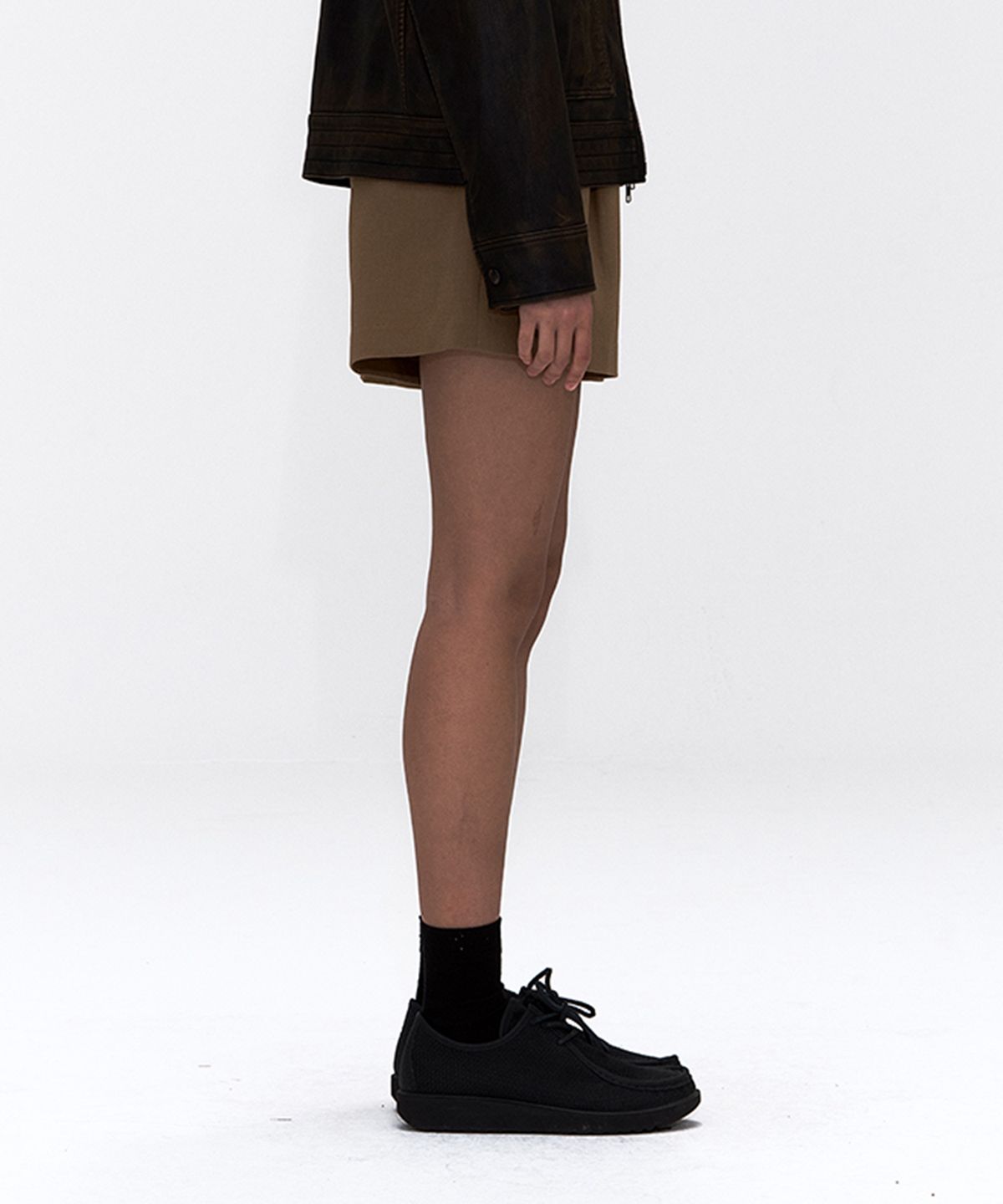 에르에르(ERER) Bootcut Dress Shorts Camel