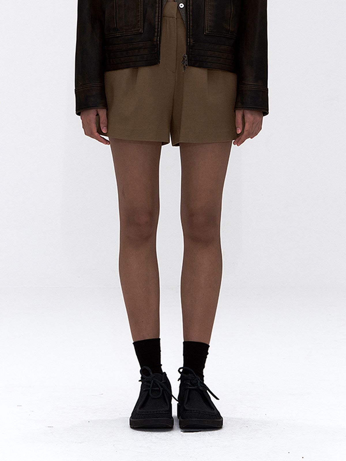 에르에르(ERER) Bootcut Dress Shorts Camel