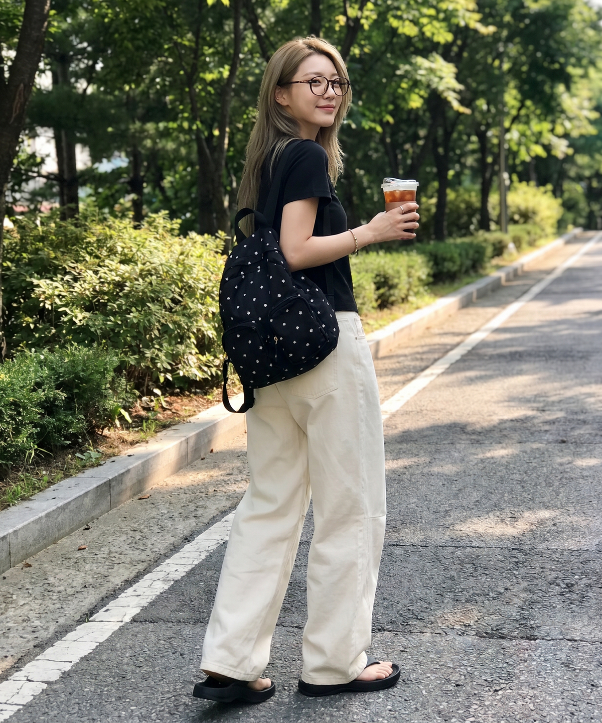 베이직하우스(BASIC HOUSE) 여성 모달 스판 크루넥 레귤러핏 반팔티셔츠 블랙