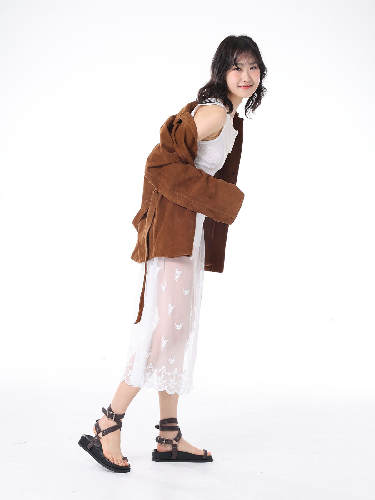 슈바이초이(SHOEBYCHOI) 글레디에이터 스트랩 쪼리 샌들(4cm)_짙은브라운