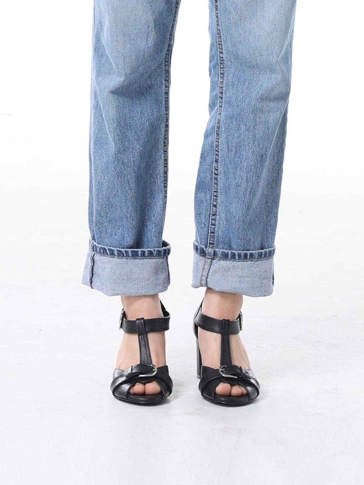 슈바이초이(SHOEBYCHOI) 피프 토우 티-바 샌들 힐(7cm)_초코브라운, 블랙