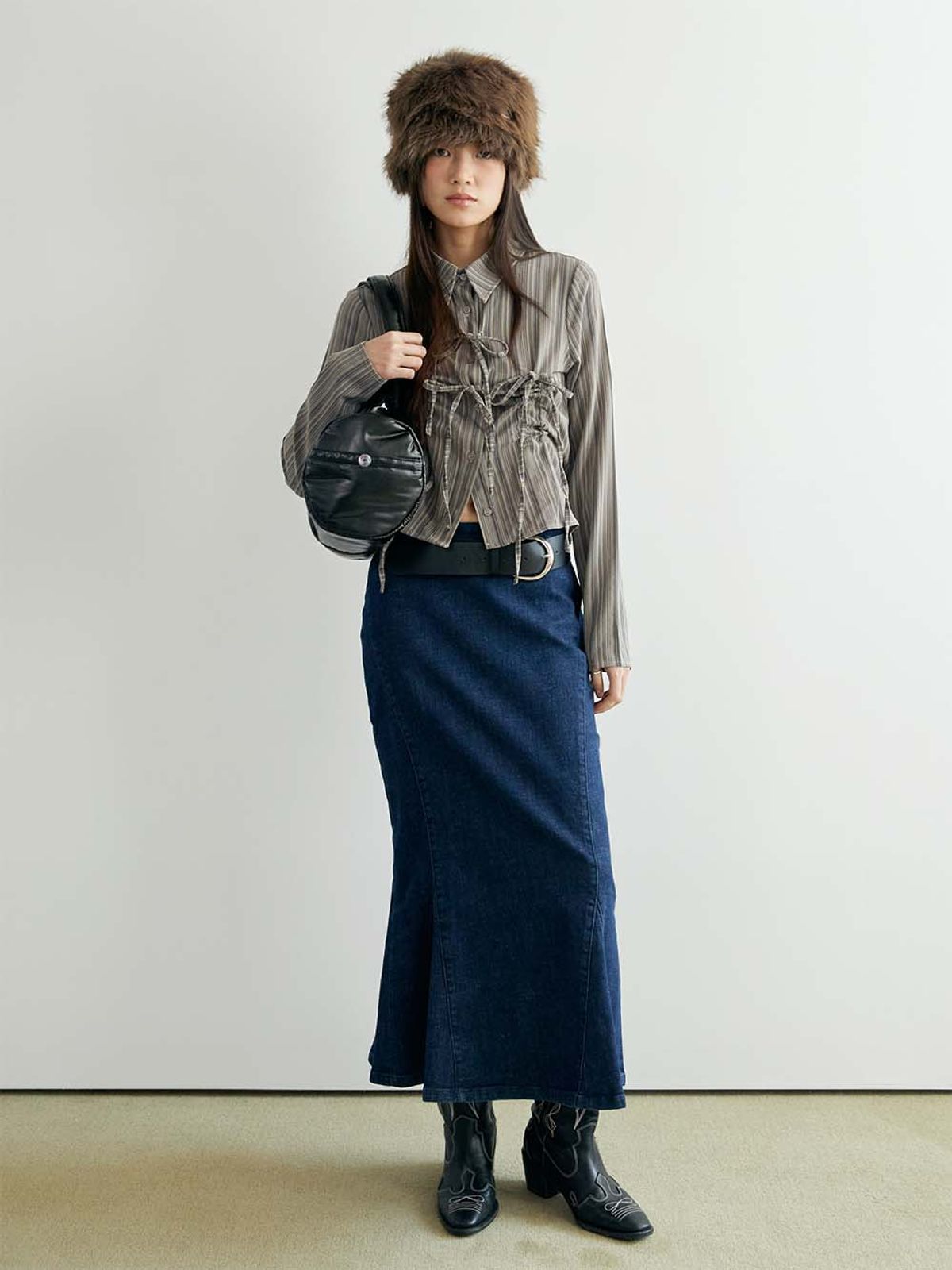 네프네프(NEFNEF) glossy ribbon duffle bag_black
