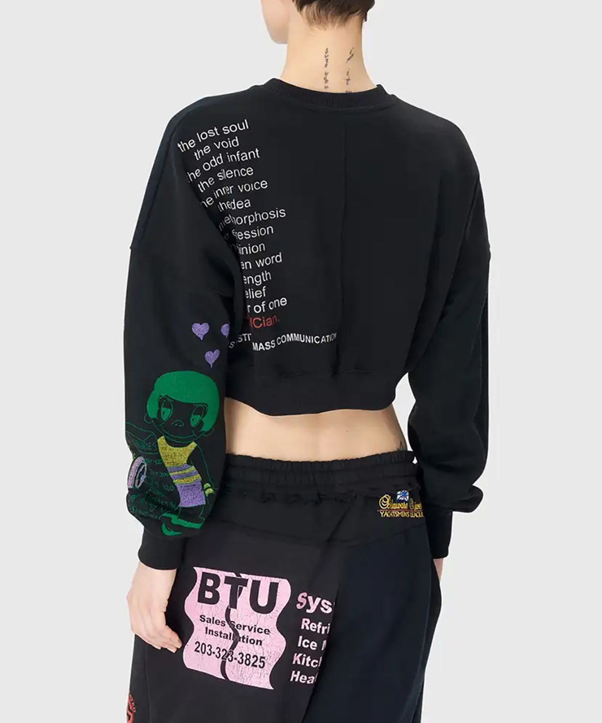 마린 세르(MARINE SERRE) (W) 리제너레이티드 그래픽 크롭 스웨트셔츠 블랙 REGENERATED GRAPHIC SWEATSHIRTS CROPPED SWEATSHIRT BK99 BLACK