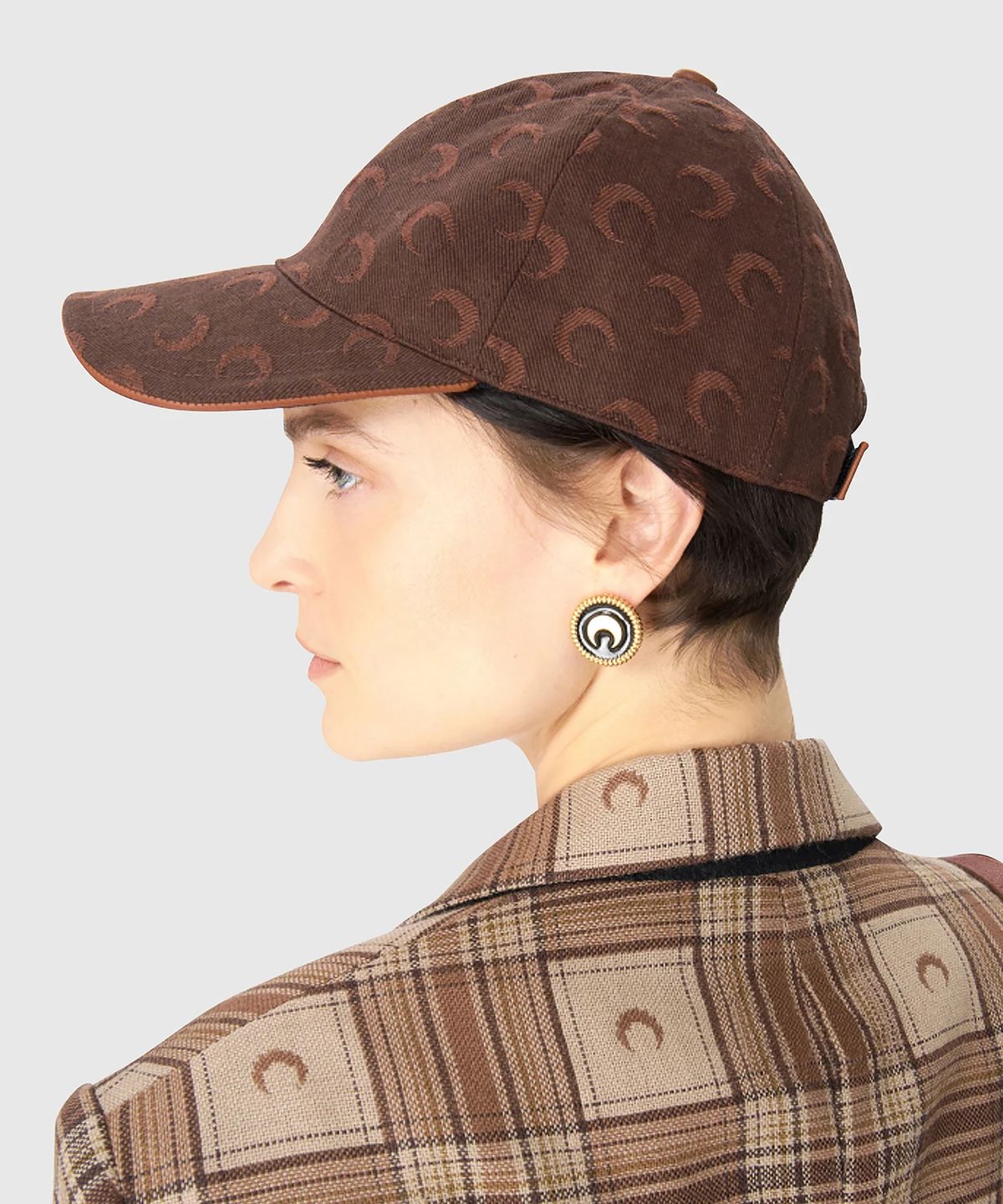 마린 세르(MARINE SERRE) (U) 문 자카드 트윌 베이스볼 캡 딥 브라운 MOON JACQUARD TWILL BASEBALL CAP BR40 DEEP BROWN