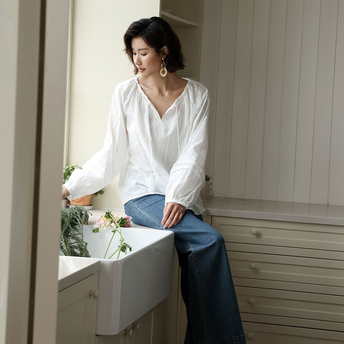 랭썬(LANGSON) LS_Hook flower lantern sleeve top