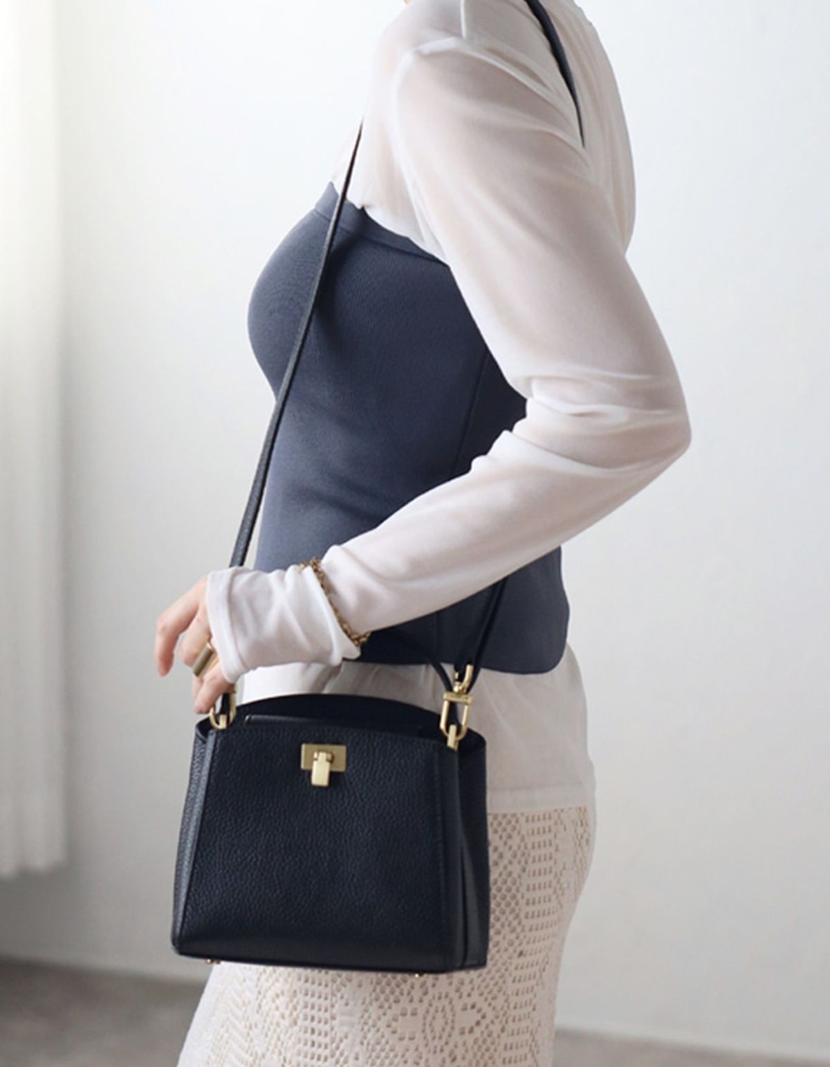 로에카(LOEKA) TOP LAYER BAG