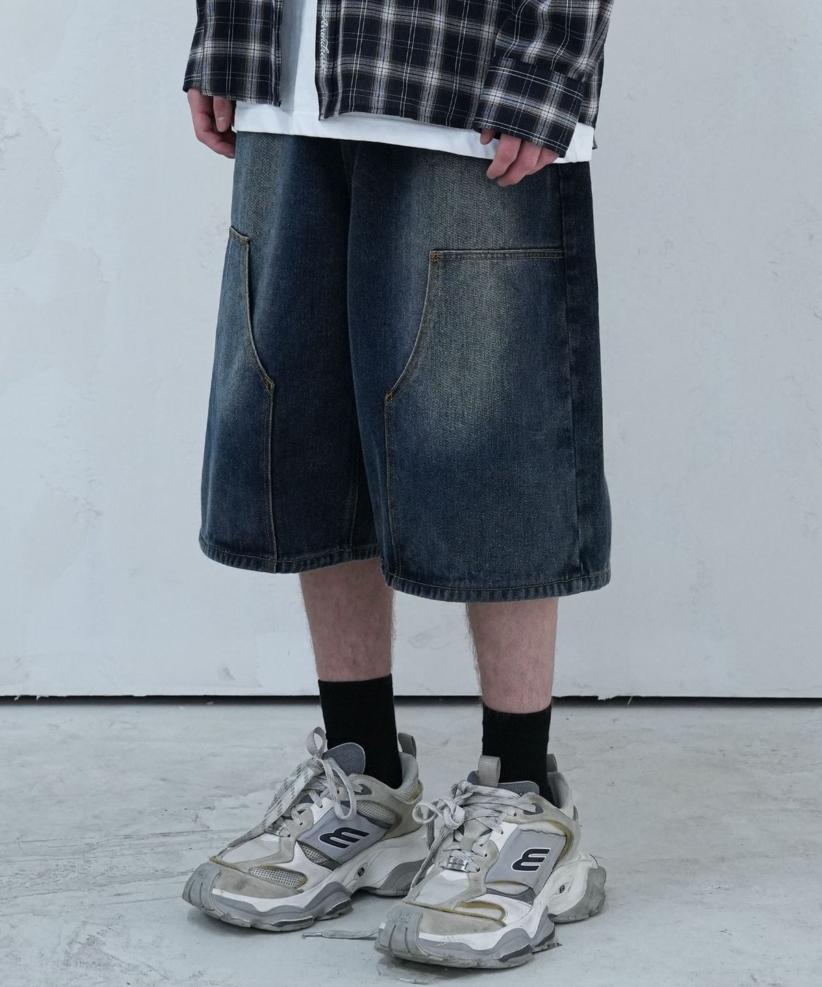 어반드레스(AVANDRESS) Carpenter Denim Shorts LIGHT BLUE