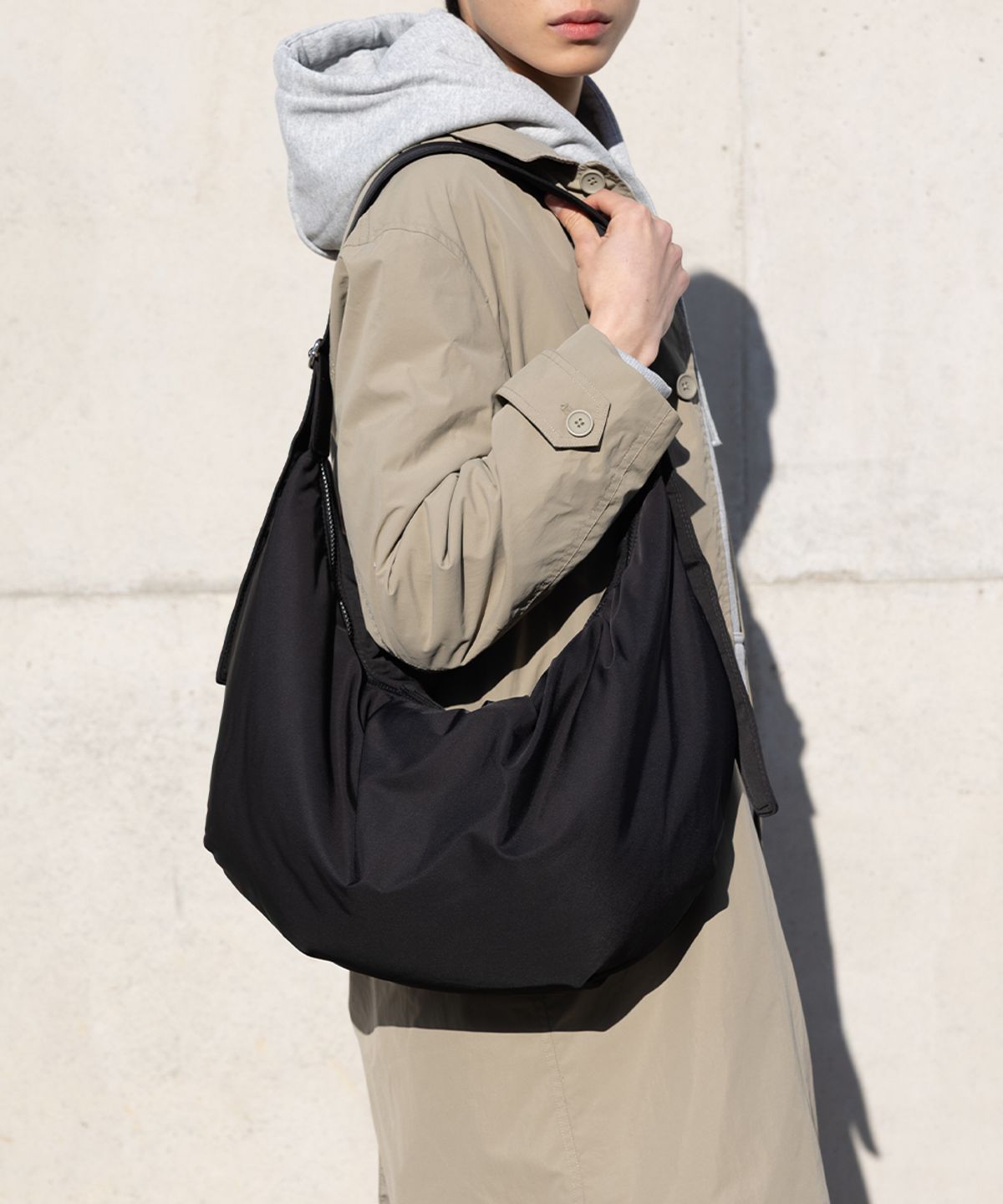 매드고트(MADGOAT) 푸퍼 호보 메신저백_블랙