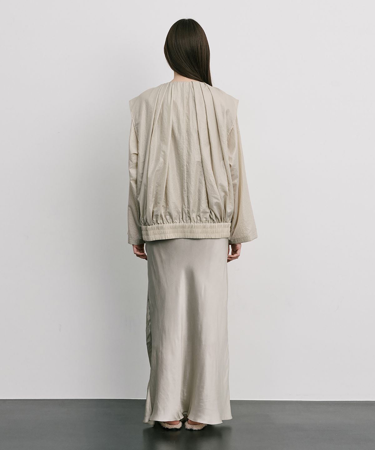 분더캄머(WNDERKAMMER) Shirred Moon Jar Jumper_Beige 주름달항아리 점퍼_베이지)
