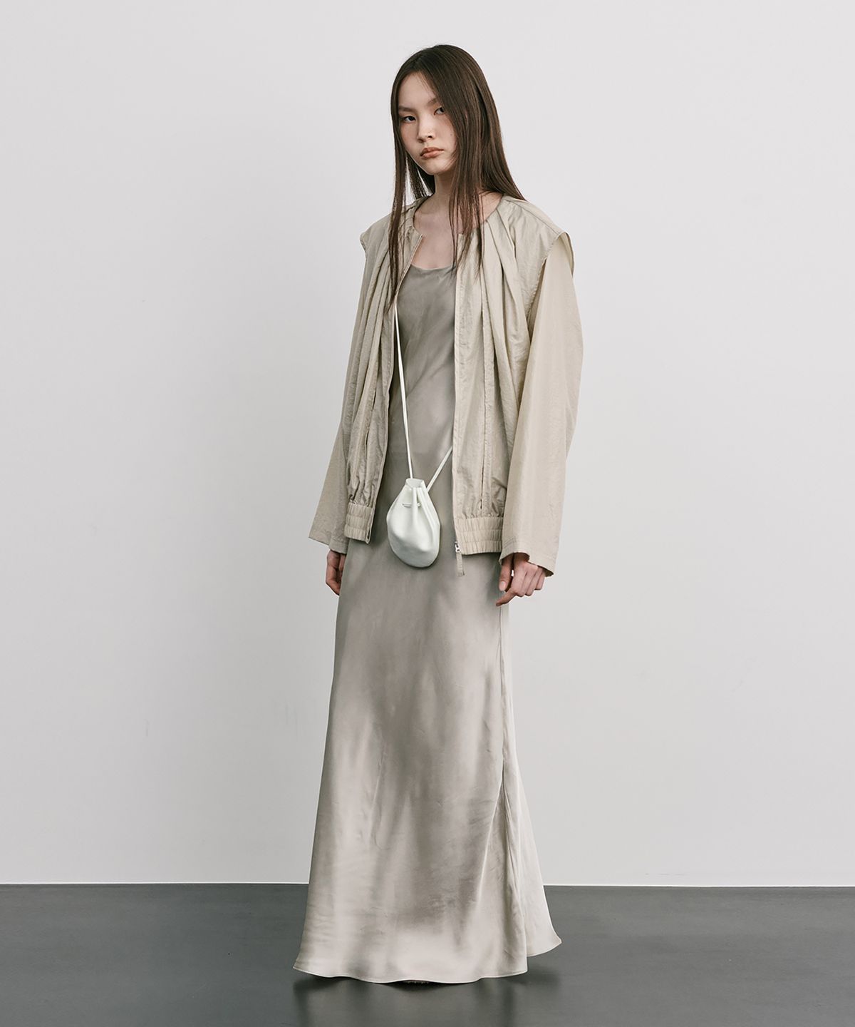 분더캄머(WNDERKAMMER) Shirred Moon Jar Jumper_Beige 주름달항아리 점퍼_베이지)