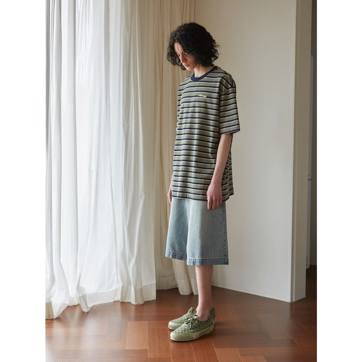 샌드 사운드(SAND SOUND) (UNISEX) 워시드 컬러 데님 버뮤다 숏츠  라이트 그레이