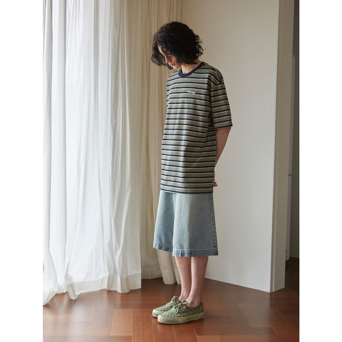 샌드 사운드(SAND SOUND) (UNISEX) 워시드 컬러 데님 버뮤다 숏츠  라이트 그레이