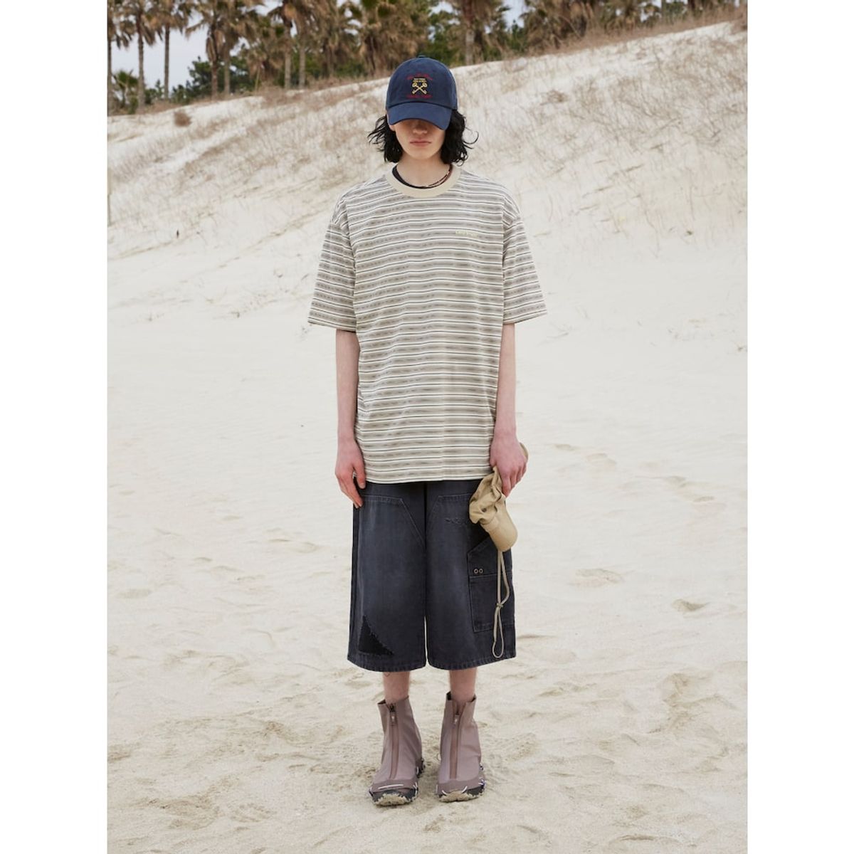 샌드 사운드(SAND SOUND) (UNISEX) 디스트로이드 카펜터 데님 버뮤다 숏츠  차콜