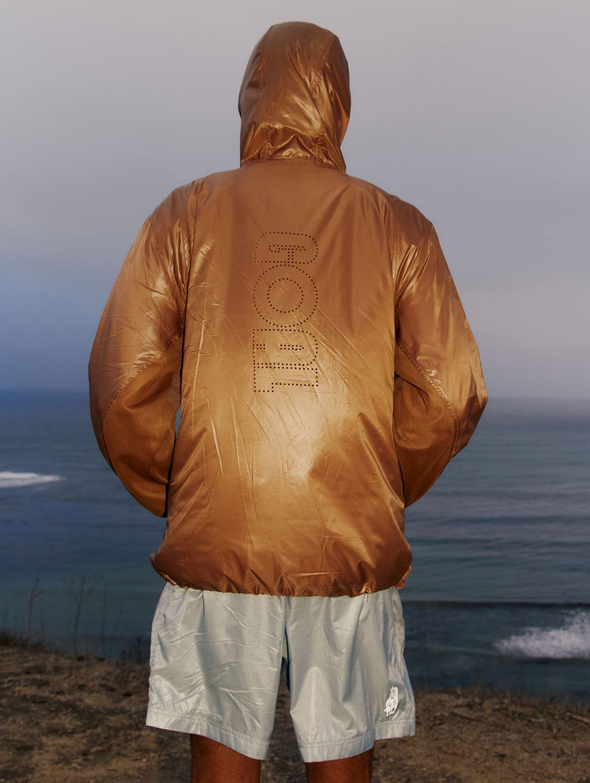 골스튜디오(GOALSTUDIO) GLOSSY HOODED LIGHTWEIGHT JACKET-BROWN