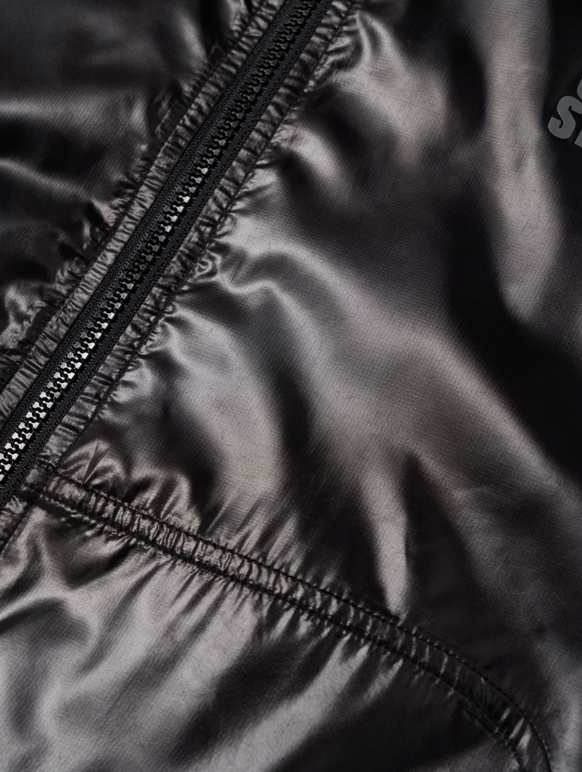 골스튜디오(GOALSTUDIO) GLOSSY HOODED LIGHTWEIGHT JACKET-BLACK