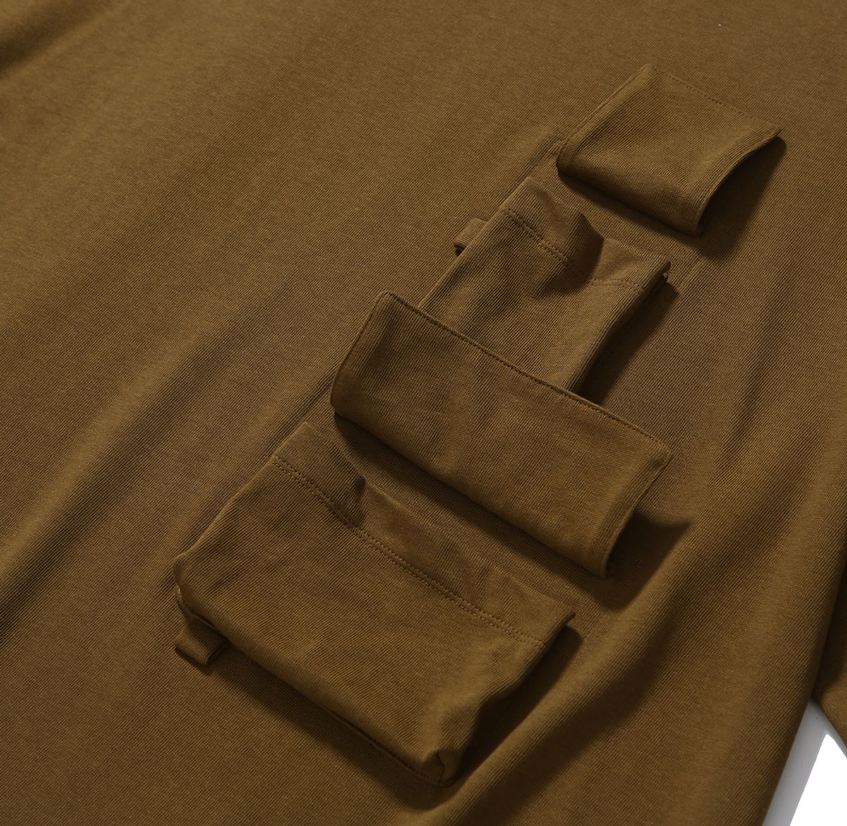 모이프(MOIF) [SS25] MAGAZINE POCKET H/S TEE / COYOTE TAN