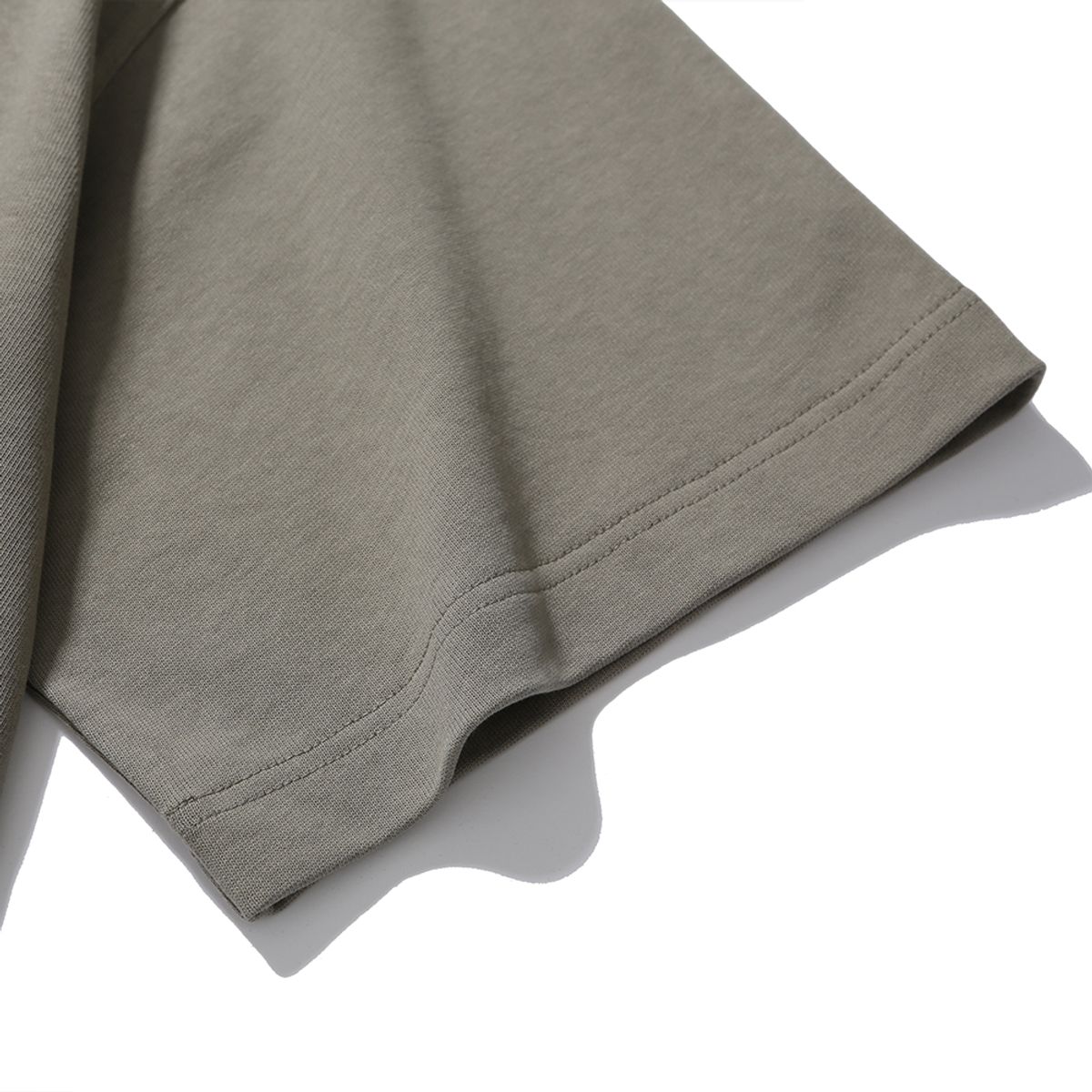 모이프(MOIF) [SS25] MAGAZINE POCKET H/S TEE / FOLIAGE GREEN