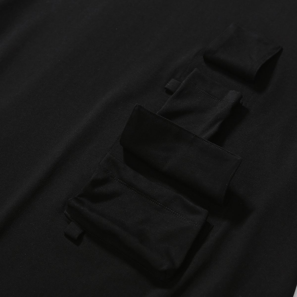 모이프(MOIF) [SS25] MAGAZINE POCKET H/S TEE / BLACK
