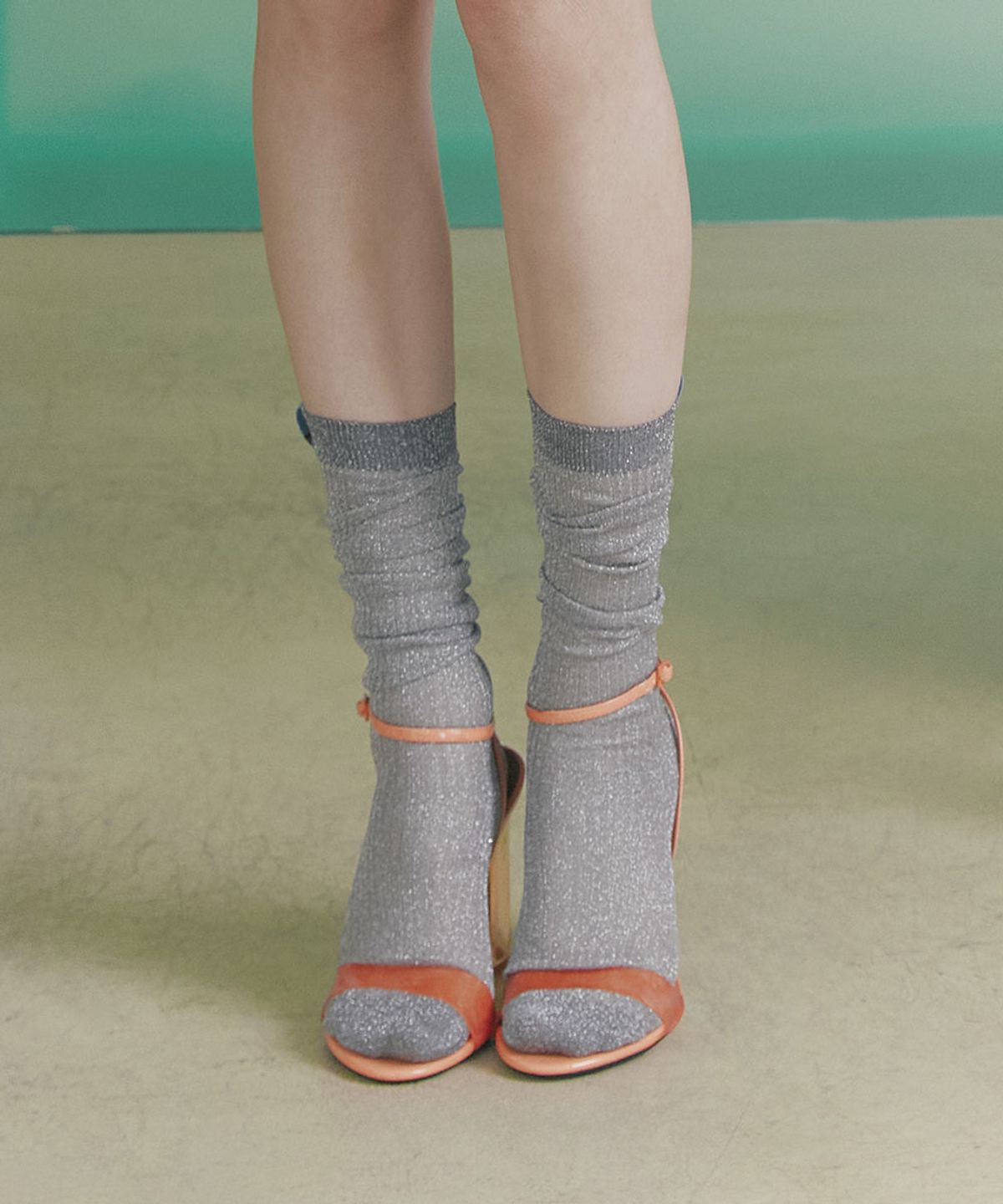 클로르(CLOR) GLITTER LONG SOCKS - 2 colors
