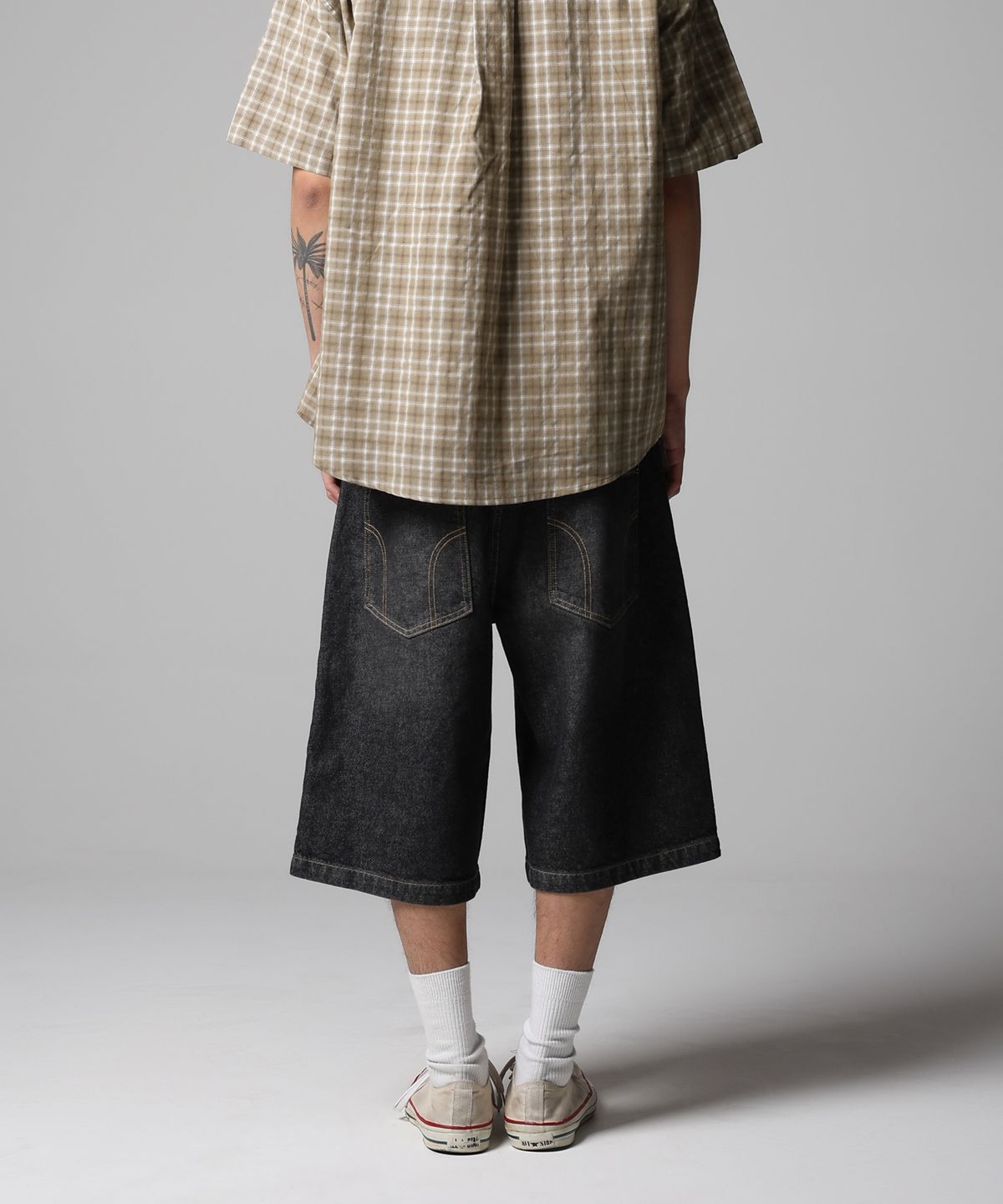 디키즈(DICKIES) 게리빌 더블니 데님 쇼츠 Black Denim