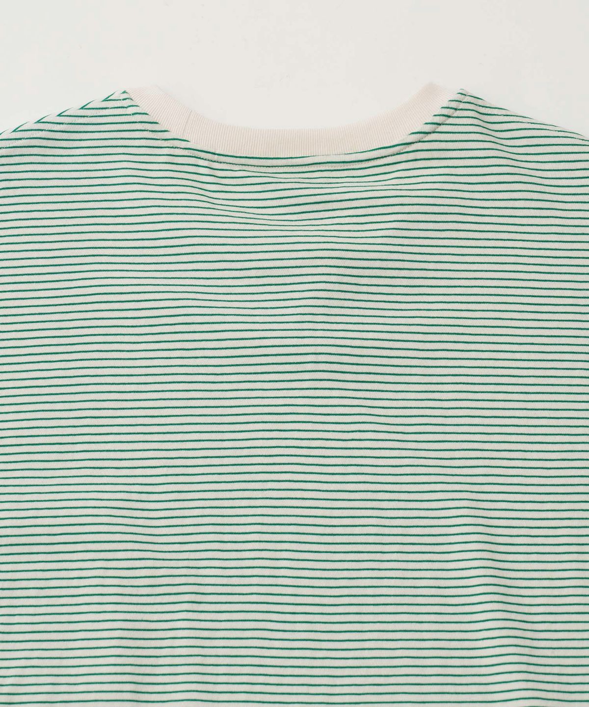 어나더 오피스(ANOTHER OFFICE) Basis Border Pocket Tee (Kelly Green)