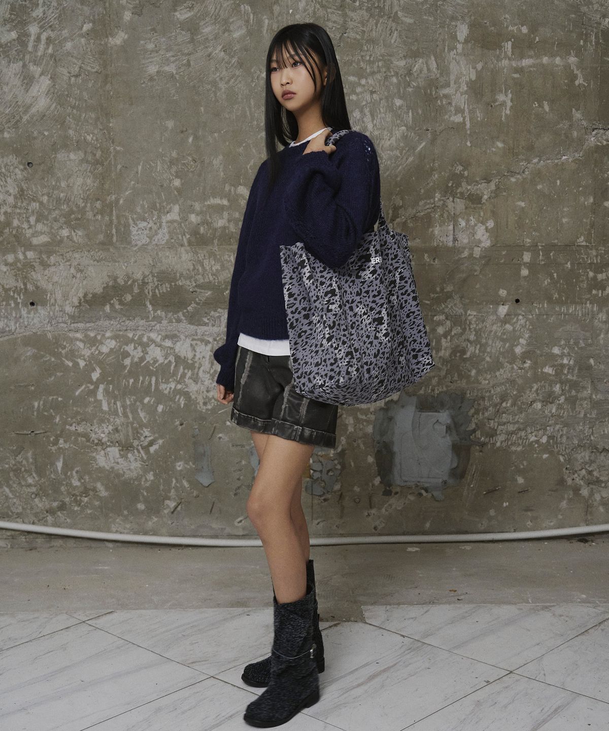 에르에르(ERER) Balloon Sleeve Scallop Knit Navy