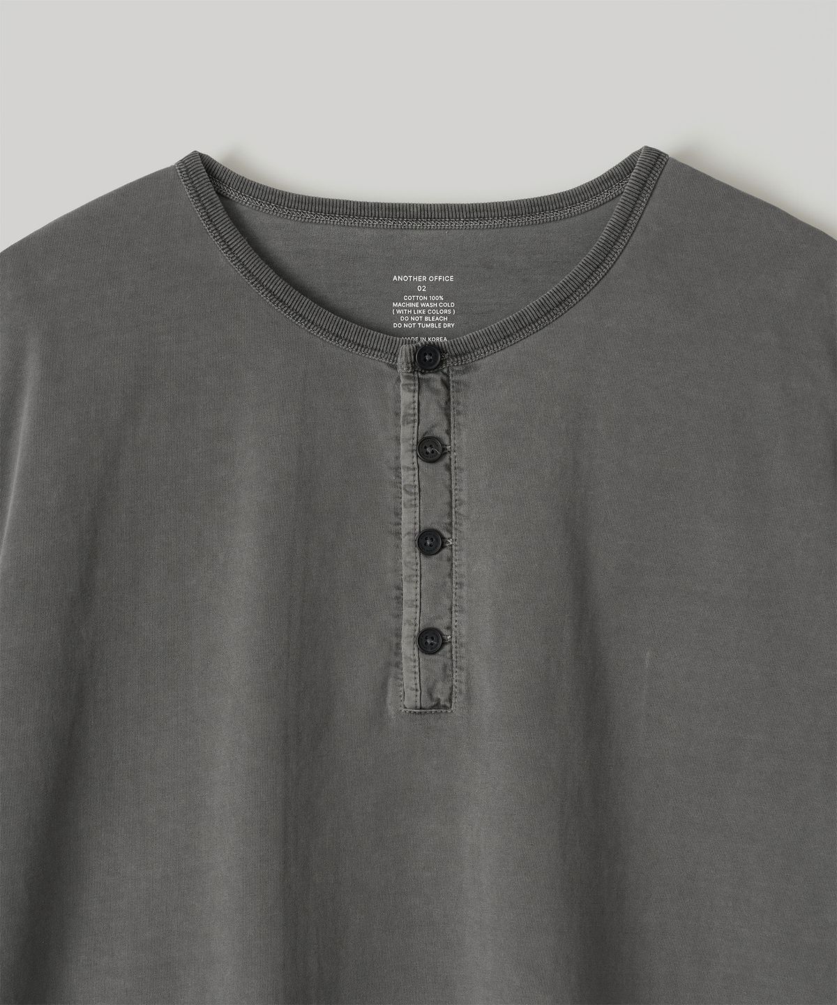 어나더 오피스(ANOTHER OFFICE) French Henry Neck Garment Tee (Charcoal)