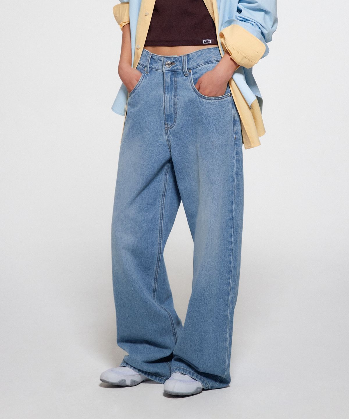 이알에이(ERA) WOMEN ERA WIDE FIT DENIM PANTS - LIGHT BLUE