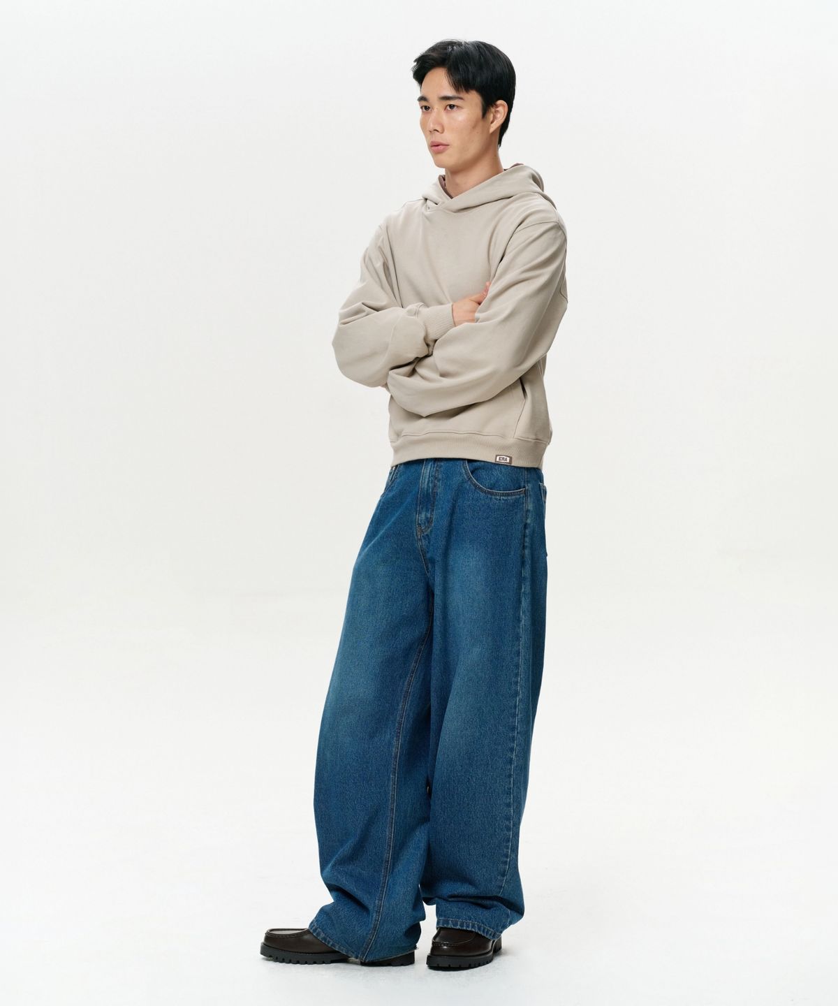 이알에이(ERA) MEN ERA WIDE FIT DENIM PANTS - DUSTY BLUE