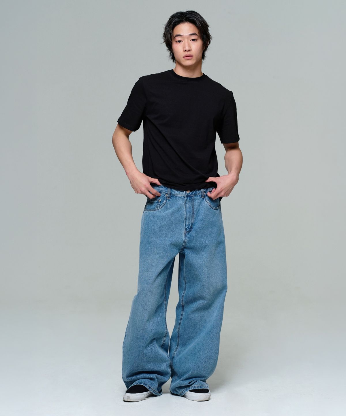 이알에이(ERA) MEN ERA WIDE FIT DENIM PANTS - LIGHT BLUE