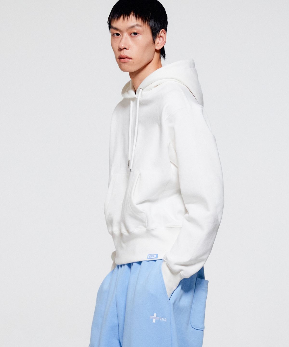 이알에이(ERA) UNISEX ERA HEAVY HOODIE - WHITE