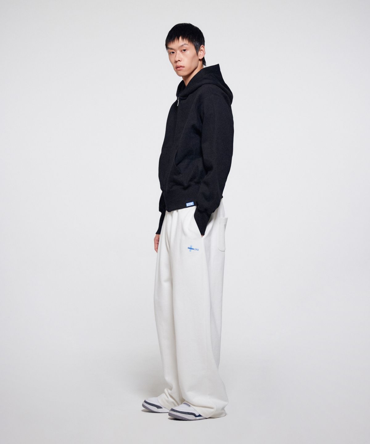 이알에이(ERA) UNISEX ERA HEAVY HOODED ZIP-UP - BLACK