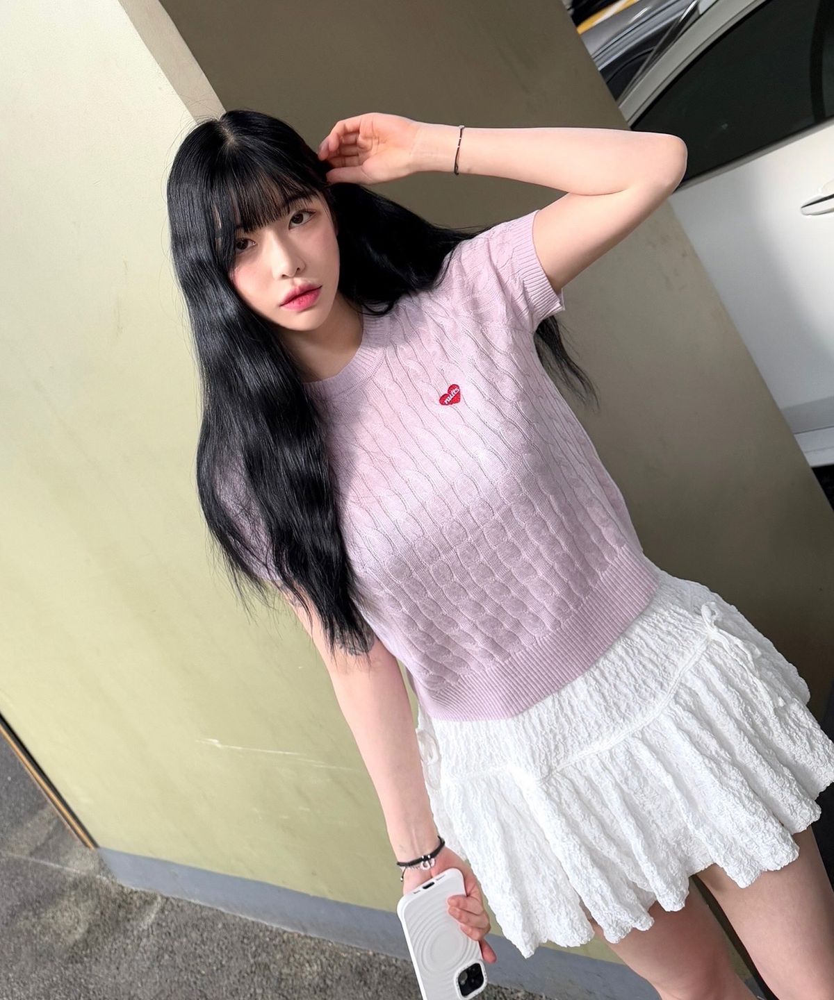 빼빼(BBAEBBAE) 라운드넥  꽈배기 영문레터링 하트자수 반팔 니트