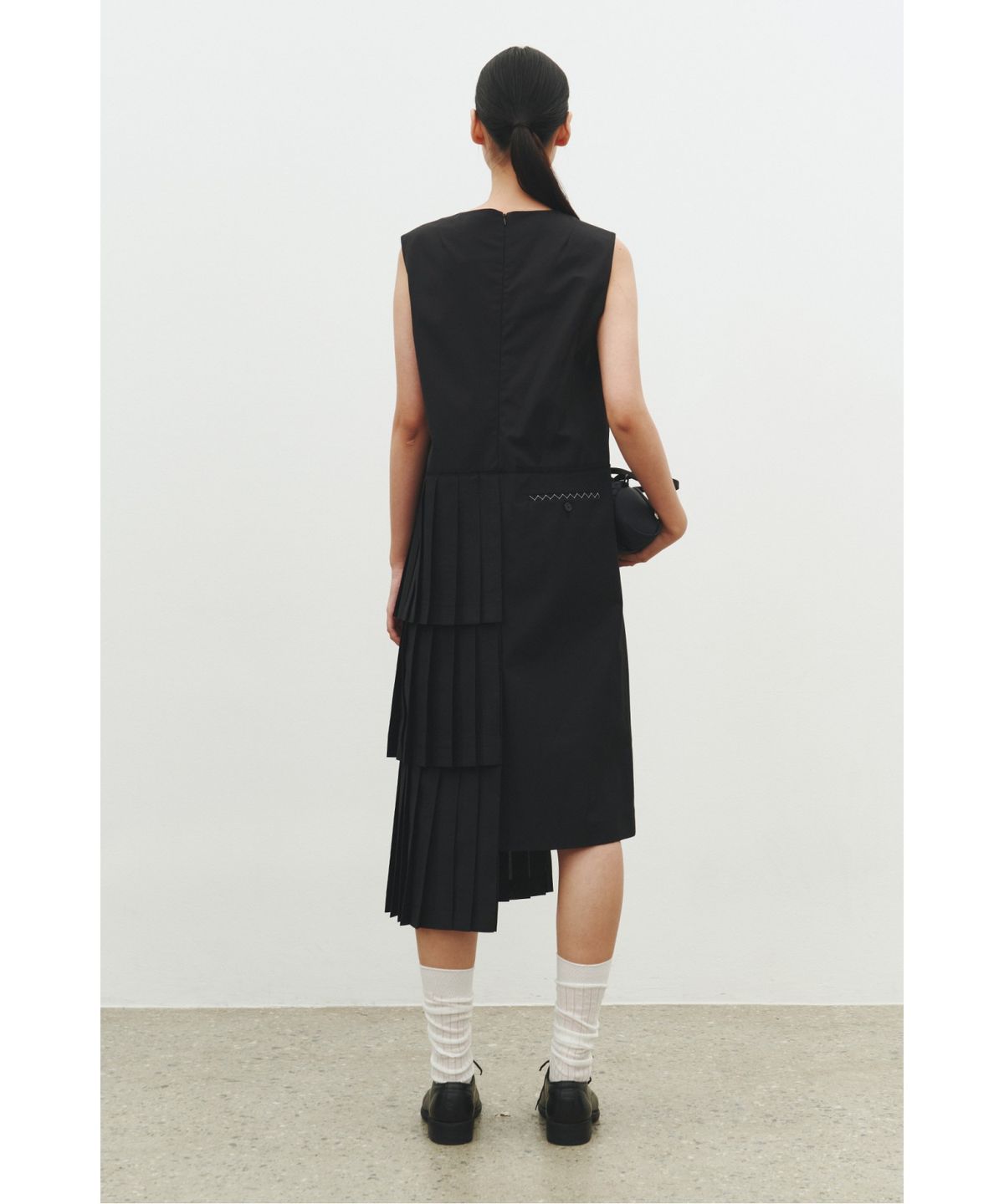 래코드(RECODE) Pleats Layered Sleeveless Dress_RQDAM25565BKX
