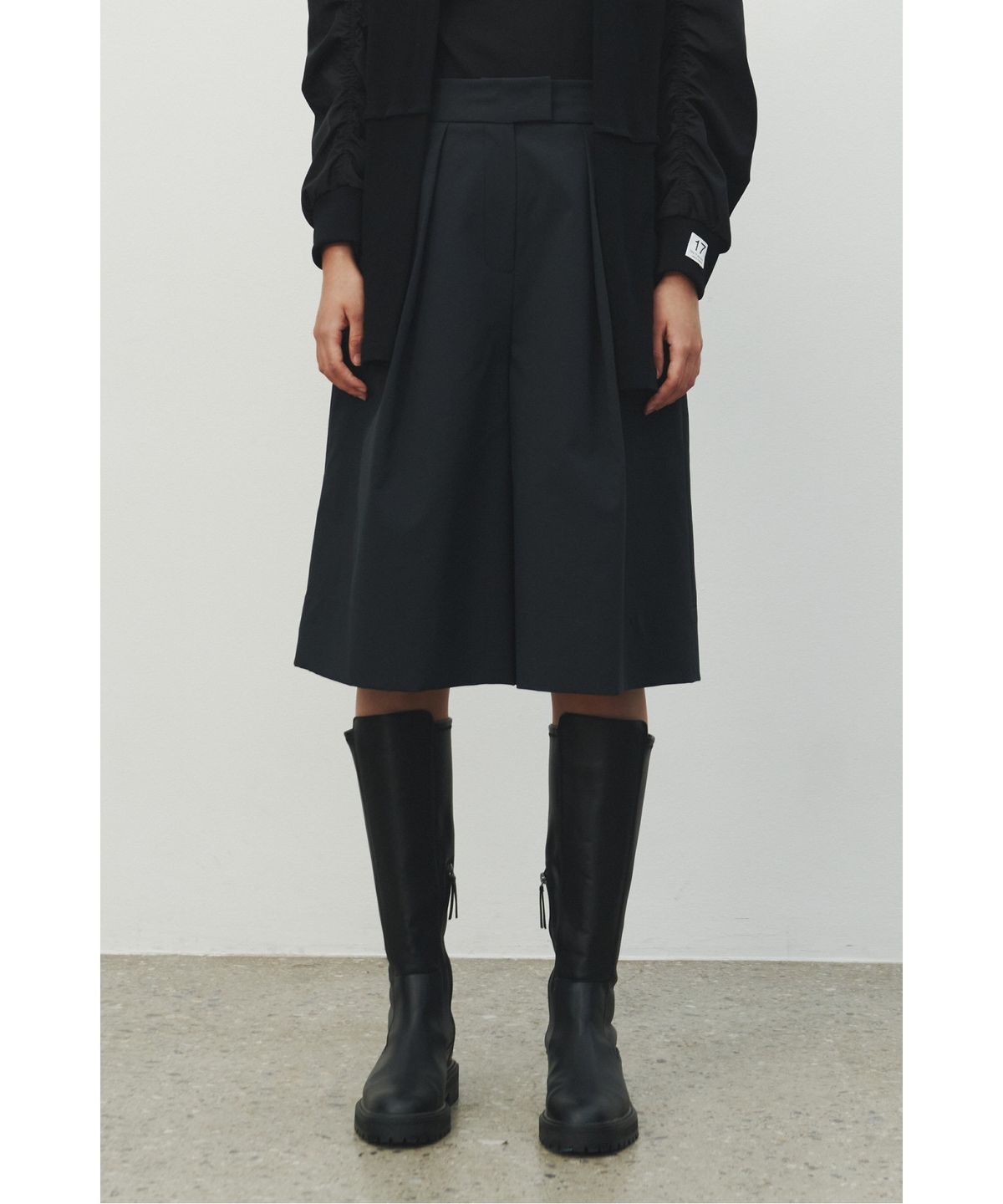 래코드(RECODE) Two Tuck Capri Pants_RQPAM25578NYX
