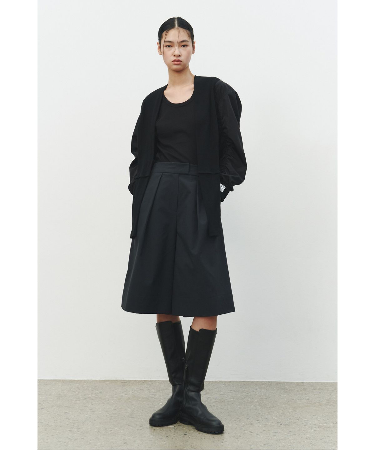 래코드(RECODE) Two Tuck Capri Pants_RQPAM25578NYX