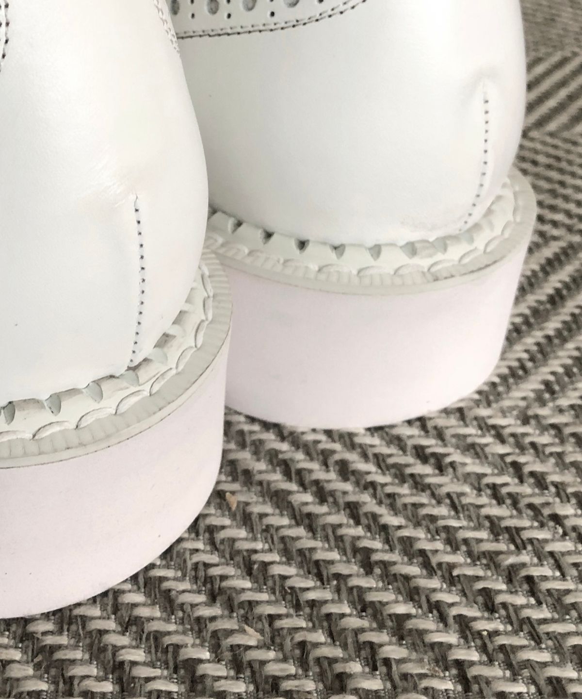조앤슈(JOENSHOE) 로얄 윙팁 브로깅 워커 화이트