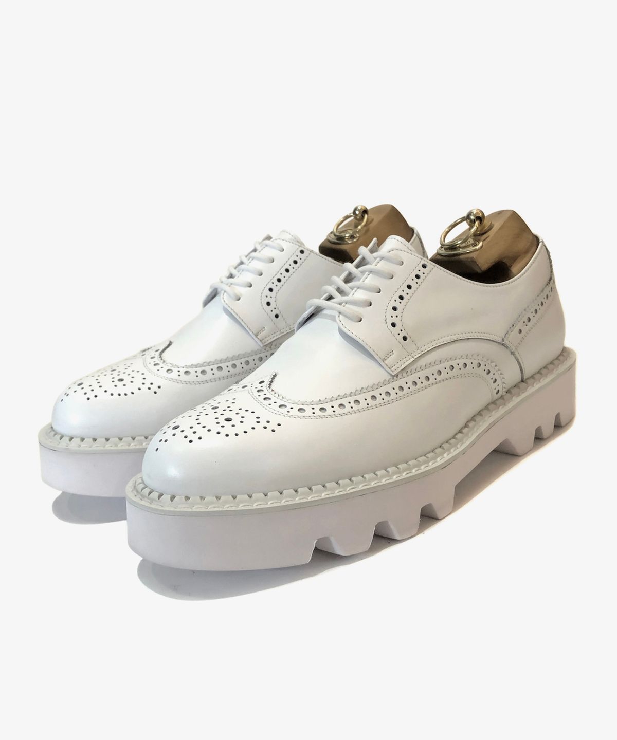 조앤슈(JOENSHOE) 로얄 윙팁 브로깅 워커 화이트
